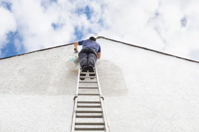 Peinture extérieure à Yvias — façades et ravalement